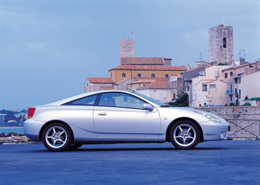  Toyota Celica 2000 года  (фото 18 из 53)